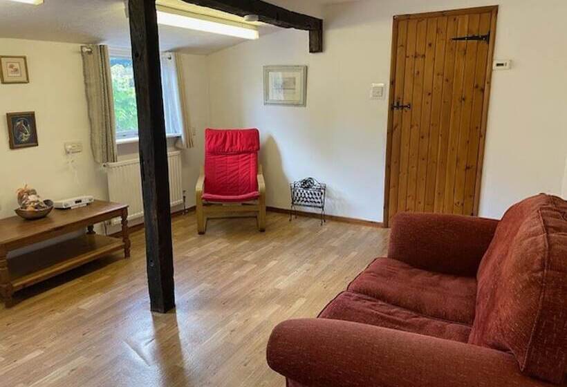 Сельский отель Remarkable 2 Bed Barn In Downham Market