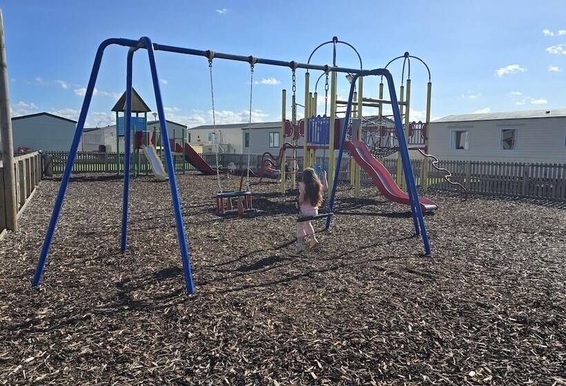 Отель Stunning Brand New 2024 Sunset Lodge, Whitstable