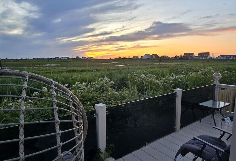 Отель Stunning Brand New 2024 Sunset Lodge, Whitstable