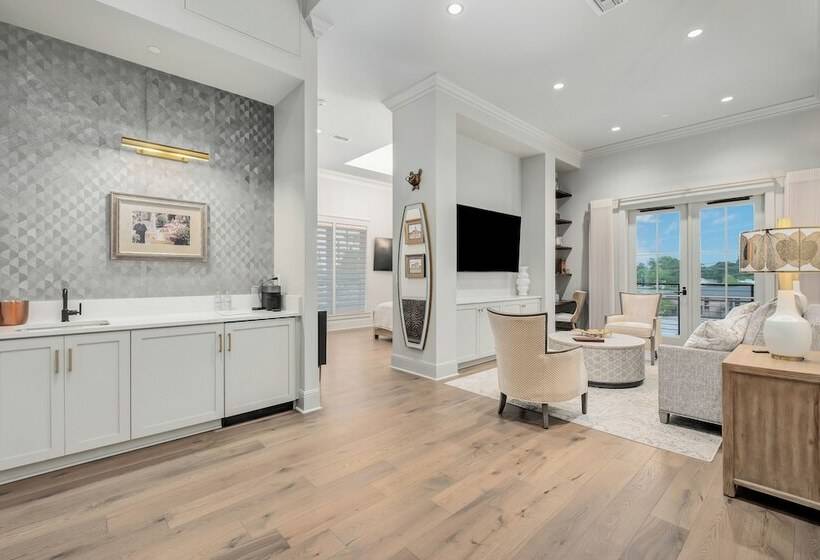 فندق The Flying Fifty