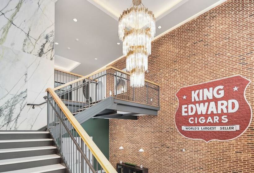 فندق The Flying Fifty