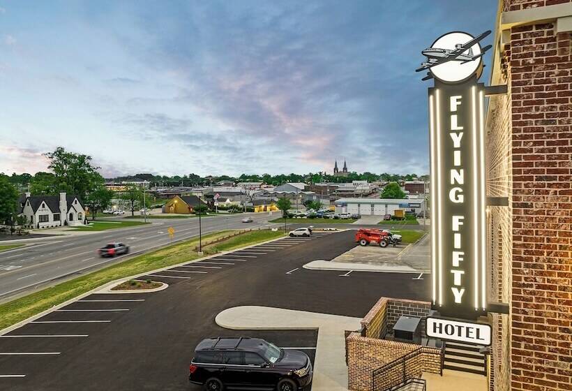 فندق The Flying Fifty