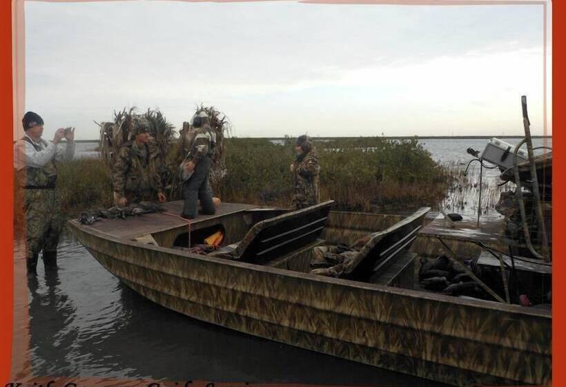 בית מלון כפרי The Poco Loco Lodge