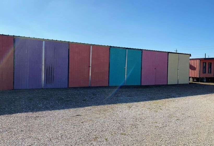 Отель The Poco Loco Lodge