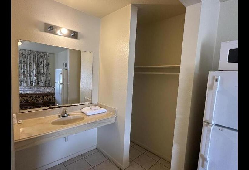 בית מלון כפרי Travel Inn By Oyo La Marque Texas City I 45