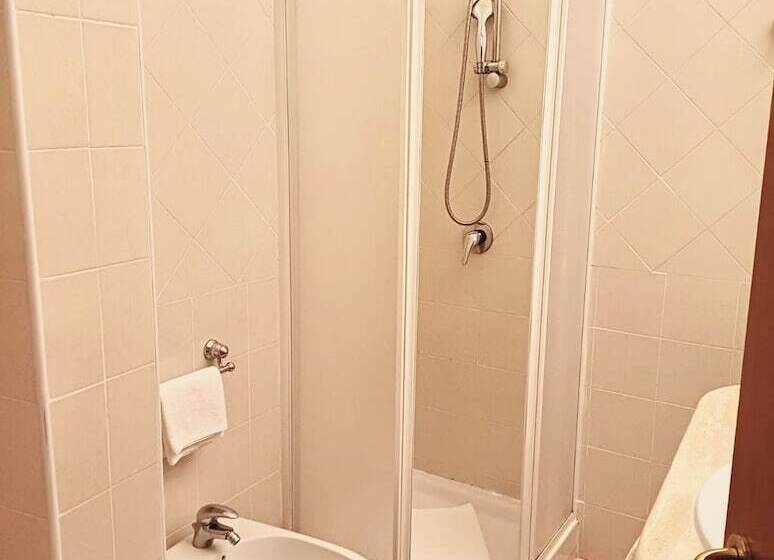호텔 With Swmming Pool In Arborea Just 600 Meters From The Sea