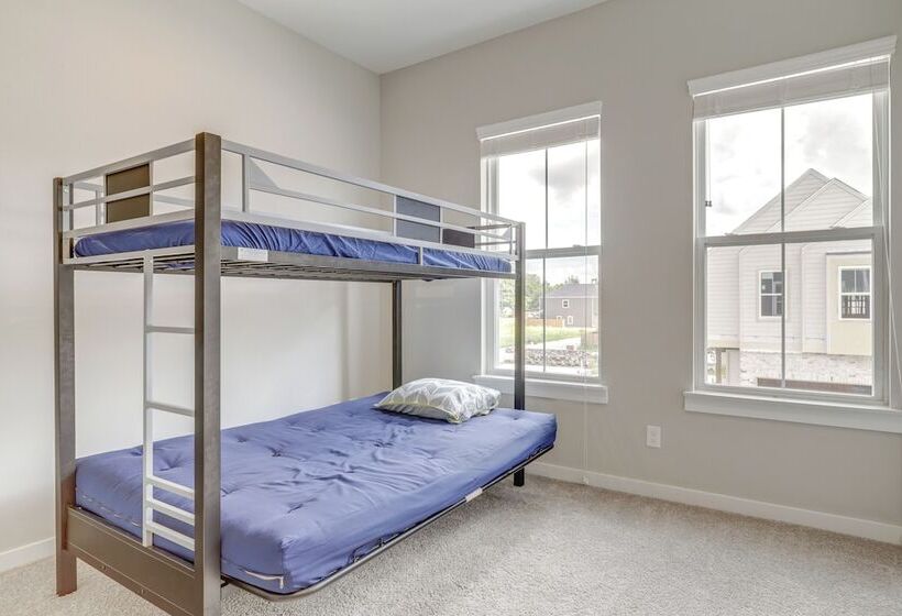 Houston Escape W/ Free Wifi   10 Mi To Downtown!