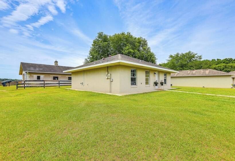 Idyllic Anthony Home: Riding Arena W/ Mirror Wall!