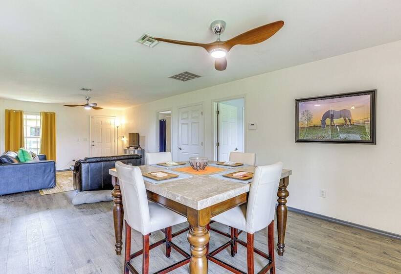 Idyllic Anthony Home: Riding Arena W/ Mirror Wall!