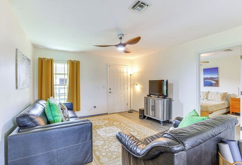 Idyllic Anthony Home: Riding Arena W/ Mirror Wall!