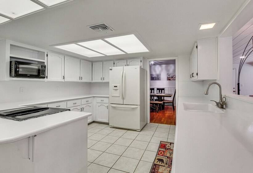 Deck + Pool Table: Pinetop Lakeside Nature Escape