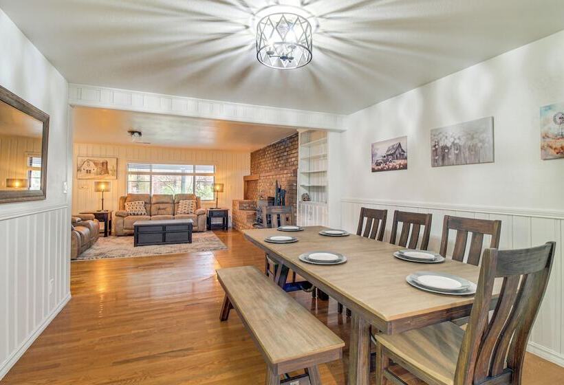 Deck + Pool Table: Pinetop Lakeside Nature Escape