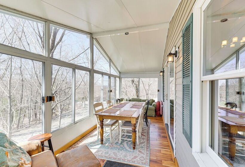 Jeffersonville Home W/ Deck Near Hiking & Climbing