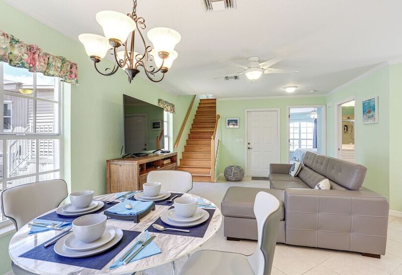 Jensen Beach Home W/ Bbq Grill: Walk To Beach!