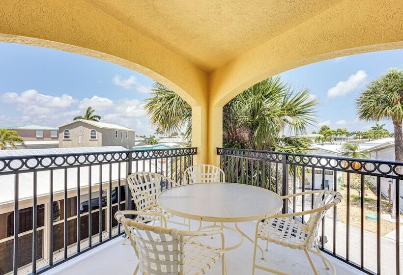 Jensen Beach Home W/ Bbq Grill: Walk To Beach!