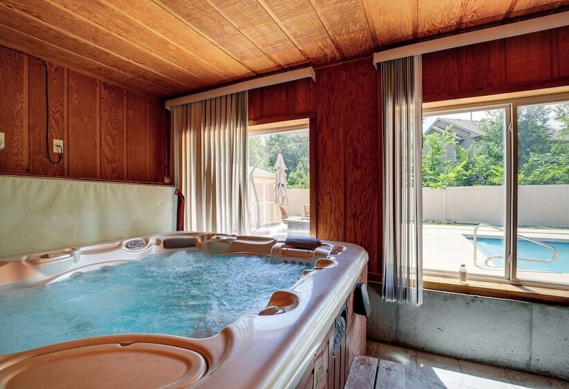 Junction City Home W/ Hot Tub   Near Milford Lake!