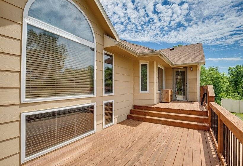 Junction City Home W/ Hot Tub   Near Milford Lake!