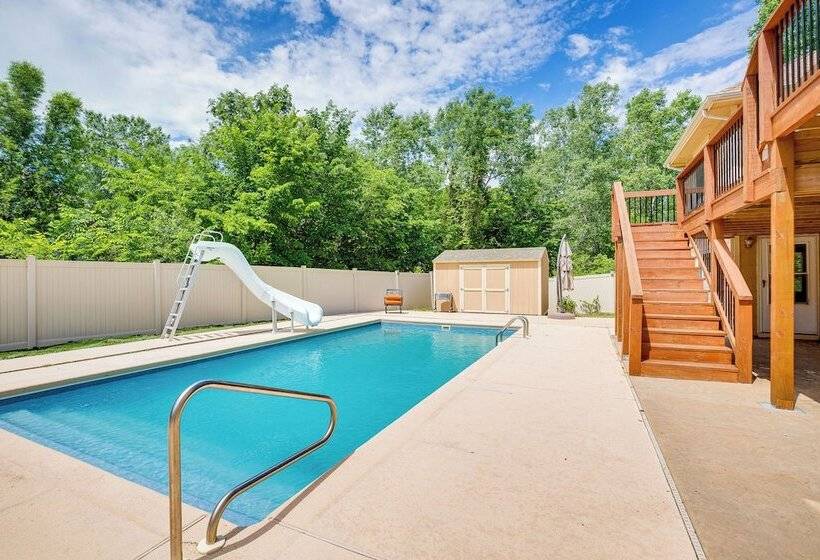 Junction City Home W/ Hot Tub Near Milford Lake!