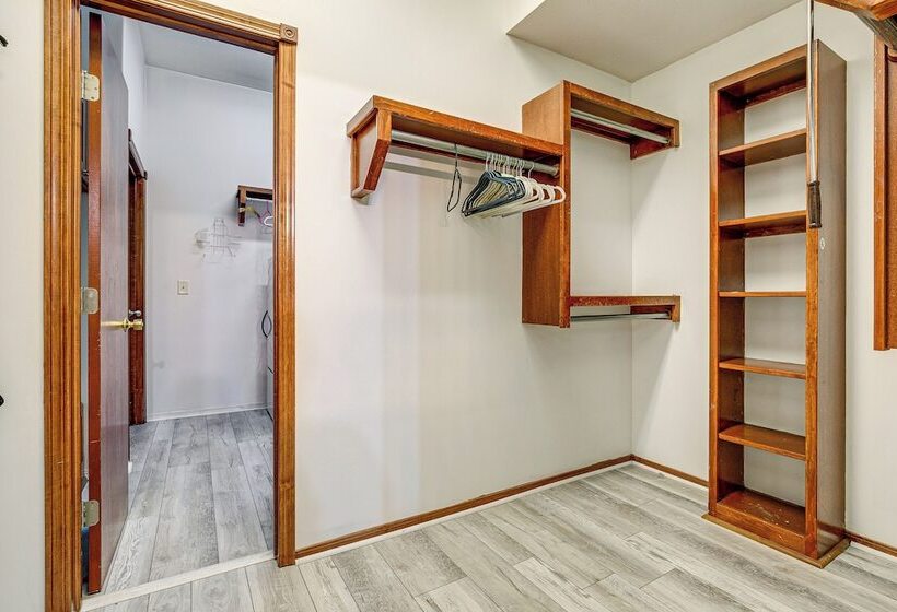 Junction City Home W/ Hot Tub   Near Milford Lake!