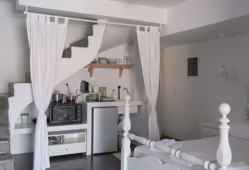 Kyon Beach Suites Kythnos