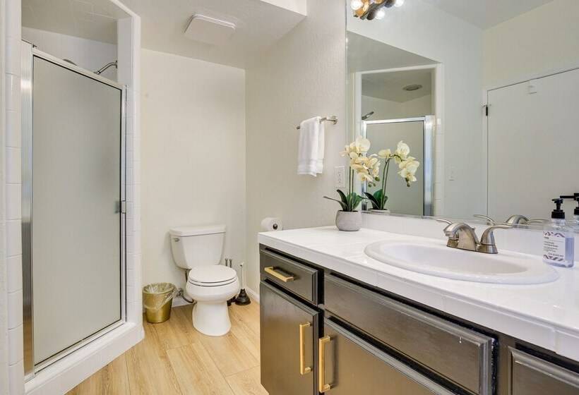 3 Decks, Game Room + Views: Lake Arrowhead Home!