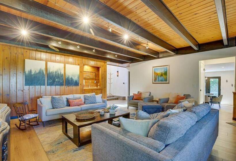 3 Decks, Game Room + Views: Lake Arrowhead Home!