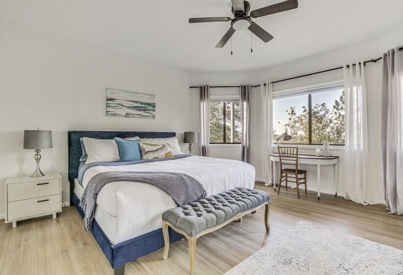 3 Decks, Game Room + Views: Lake Arrowhead Home!