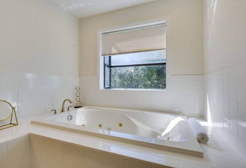 3 Decks, Game Room + Views: Lake Arrowhead Home!