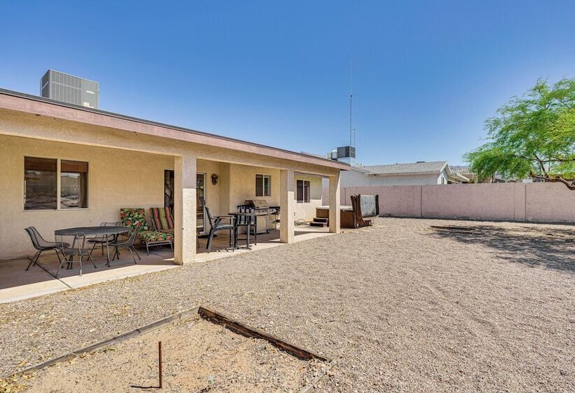 Lake Havasu Home W/ Hot Tub, Grill & Fire Pit!