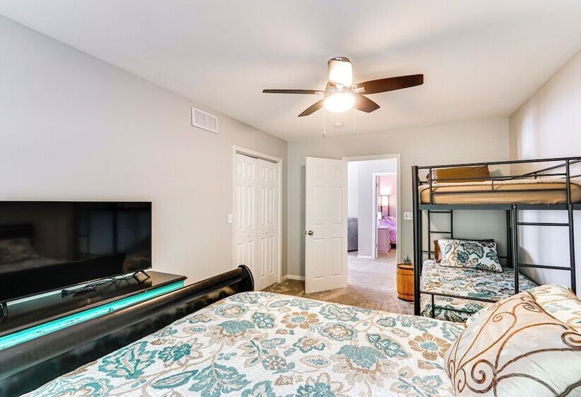 Views & Private Dock: Lake Of The Ozarks Retreat!
