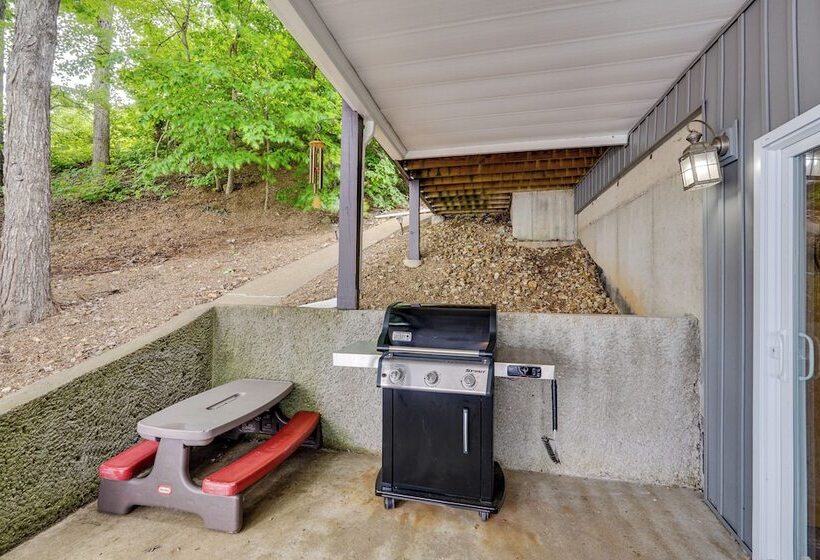 Views & Private Dock: Lake Of The Ozarks Retreat!