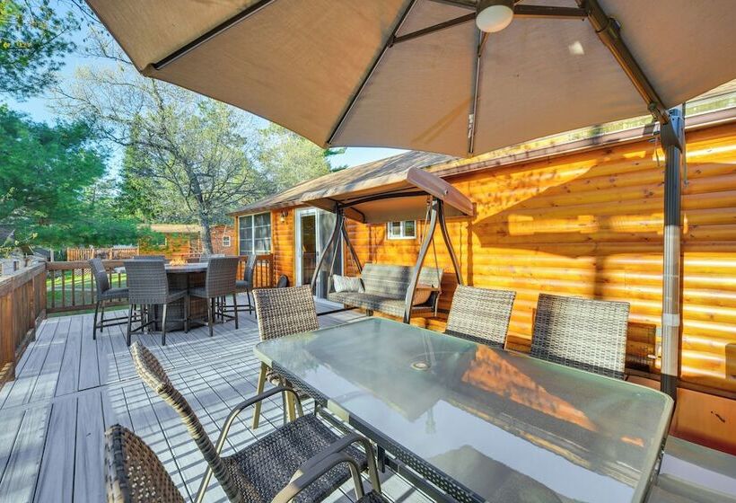 Lakefront Cabin W/ Dock, Fire Pits In Danbury!