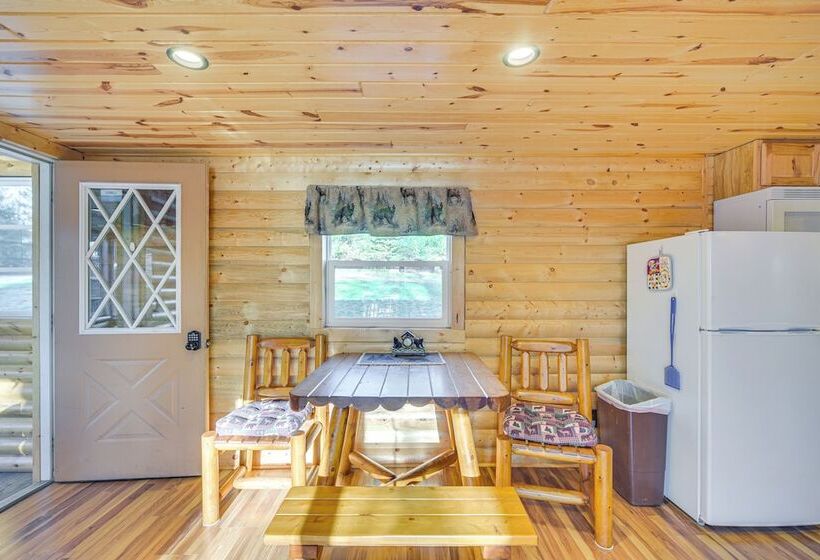 Lakefront Cabin W/ Dock, Fire Pits In Danbury!