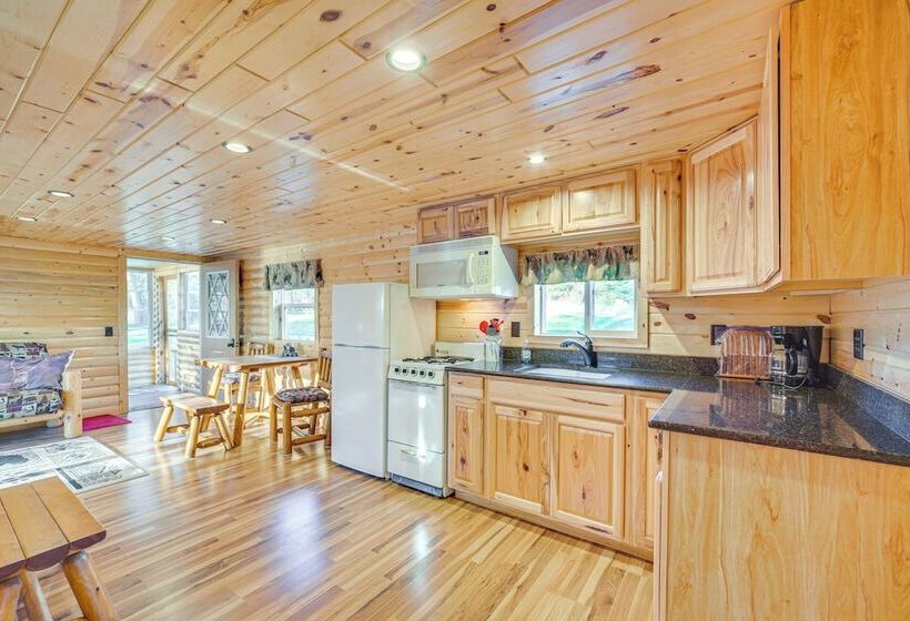 Lakefront Cabin W/ Dock, Fire Pits In Danbury!