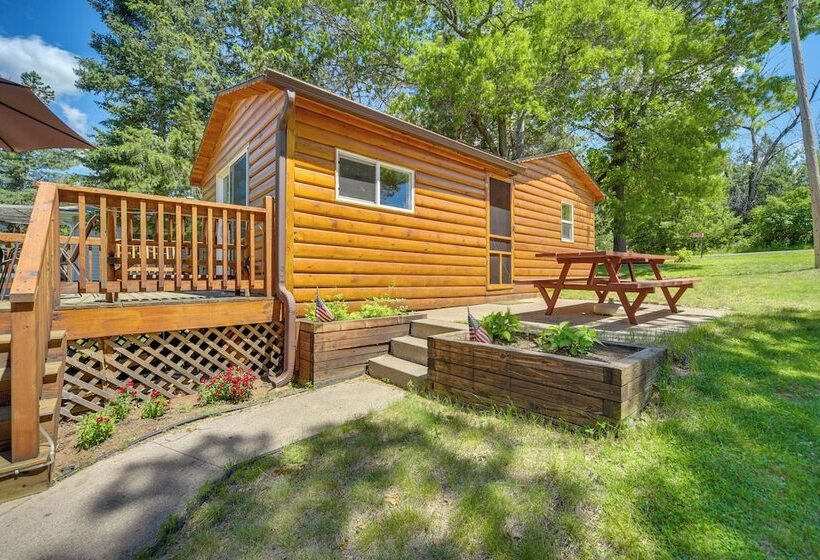 Lakefront Cabin W/ Dock, Fire Pits In Danbury!