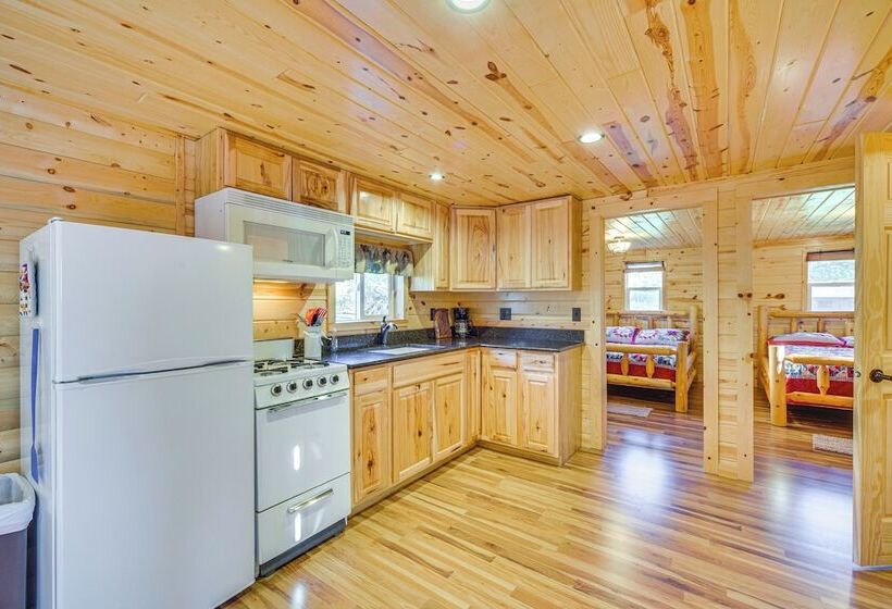 Lakefront Cabin W/ Dock, Fire Pits In Danbury!