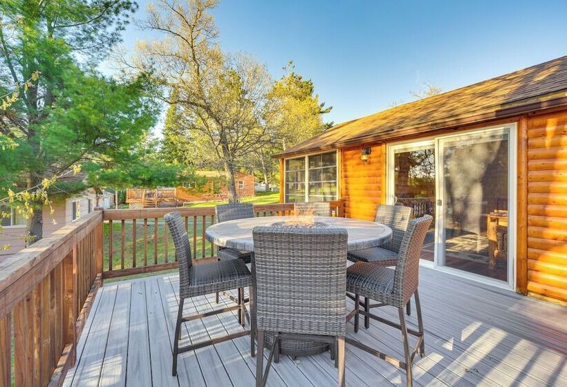 Lakefront Cabin W/ Dock, Fire Pits In Danbury!