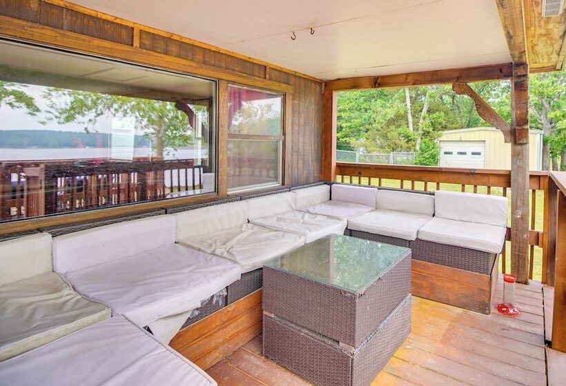 Lakefront Cabin In Jay W/ Deck, Views & Boat Ramp!