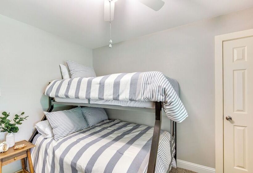 Private Dock & Fire Pit: Cedar Creek Reservoir Gem