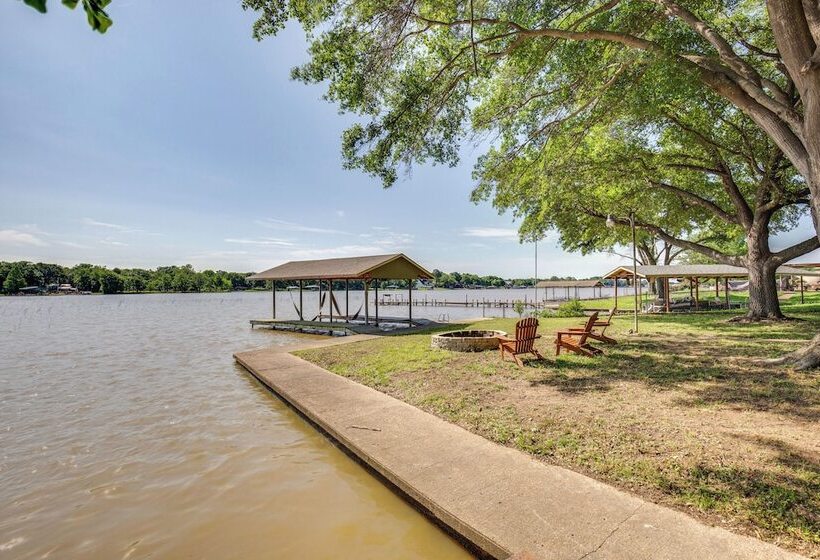 Private Dock & Fire Pit: Cedar Creek Reservoir Gem
