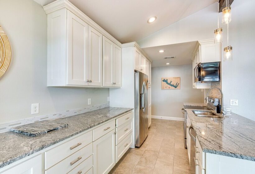 Private Dock & Fire Pit: Cedar Creek Reservoir Gem