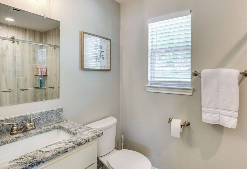 Private Dock & Fire Pit: Cedar Creek Reservoir Gem