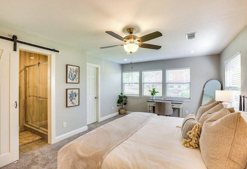 Private Dock & Fire Pit: Cedar Creek Reservoir Gem