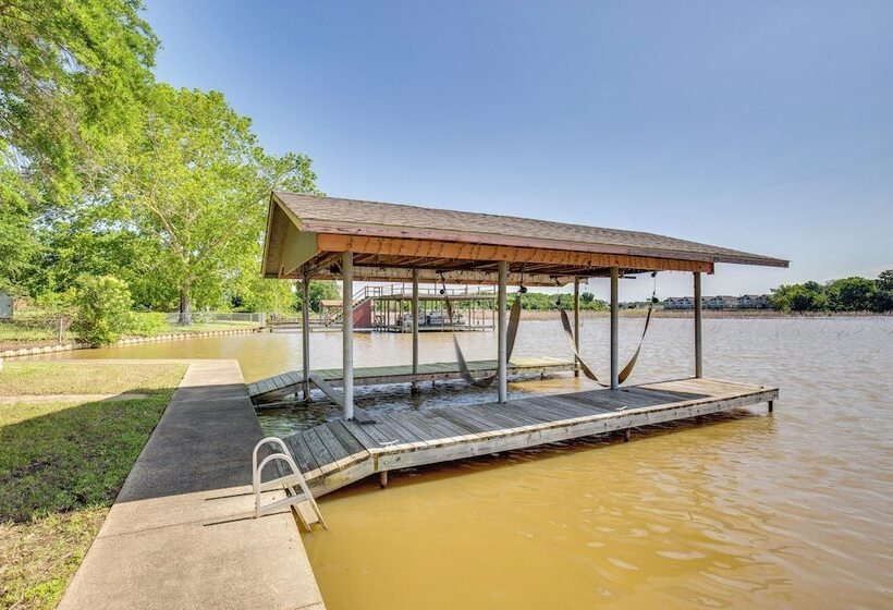 Private Dock & Fire Pit: Cedar Creek Reservoir Gem