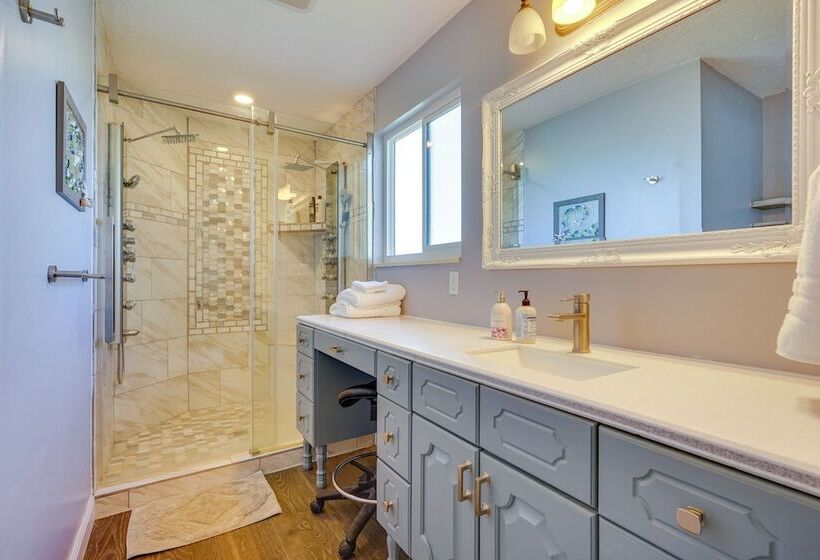 Lakefront Utah Home W/ Private Beach, Dock & Canoe