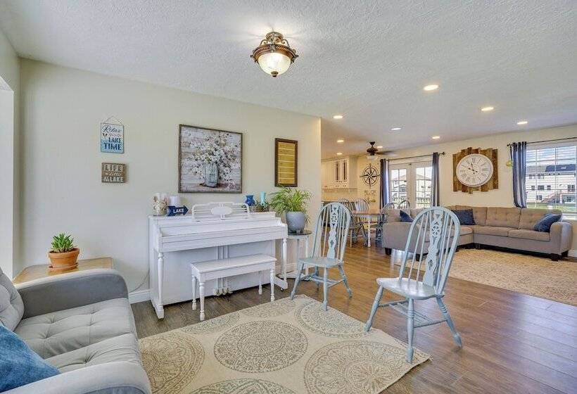 Lakefront Utah Home W/ Private Beach, Dock & Canoe