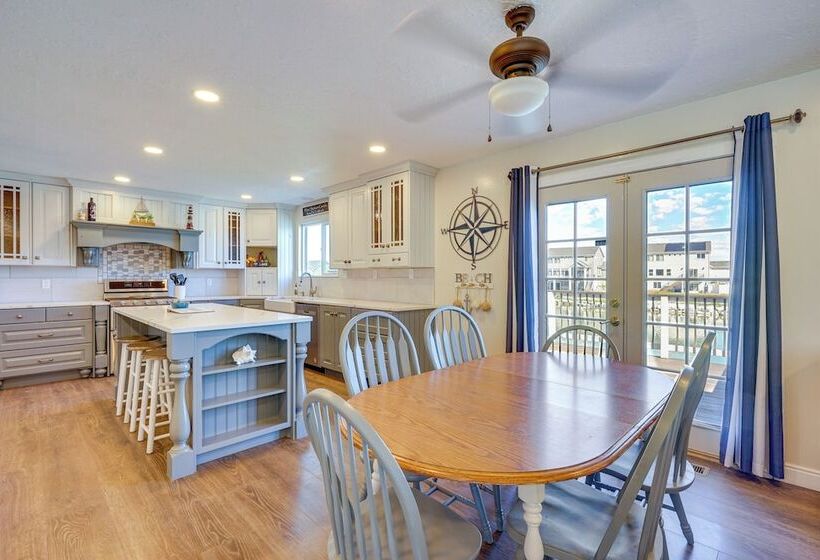 Lakefront Utah Home W/ Private Beach, Dock & Canoe