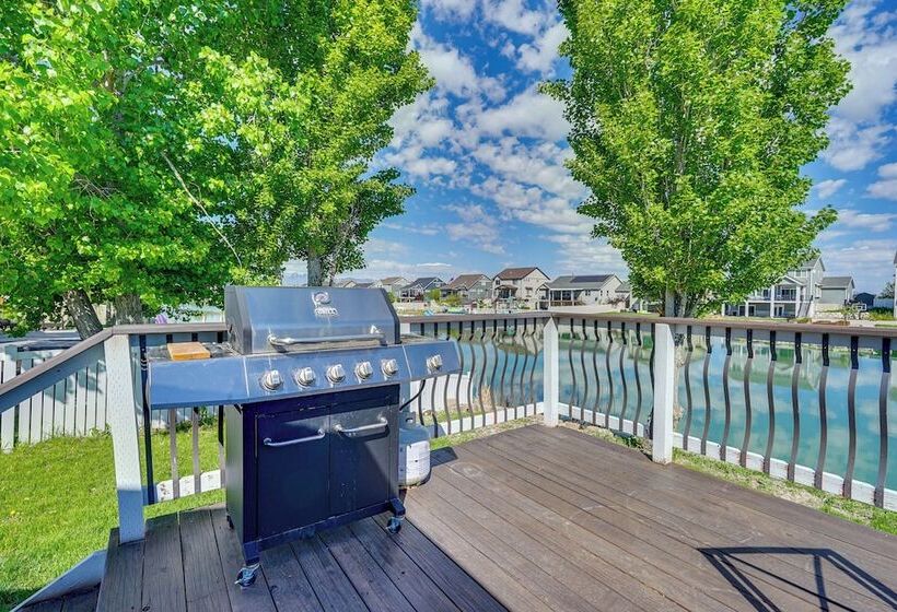 Lakefront Utah Home W/ Private Beach, Dock & Canoe