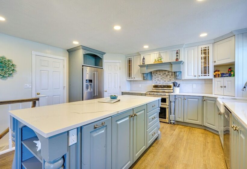 Lakefront Utah Home W/ Private Beach, Dock & Canoe