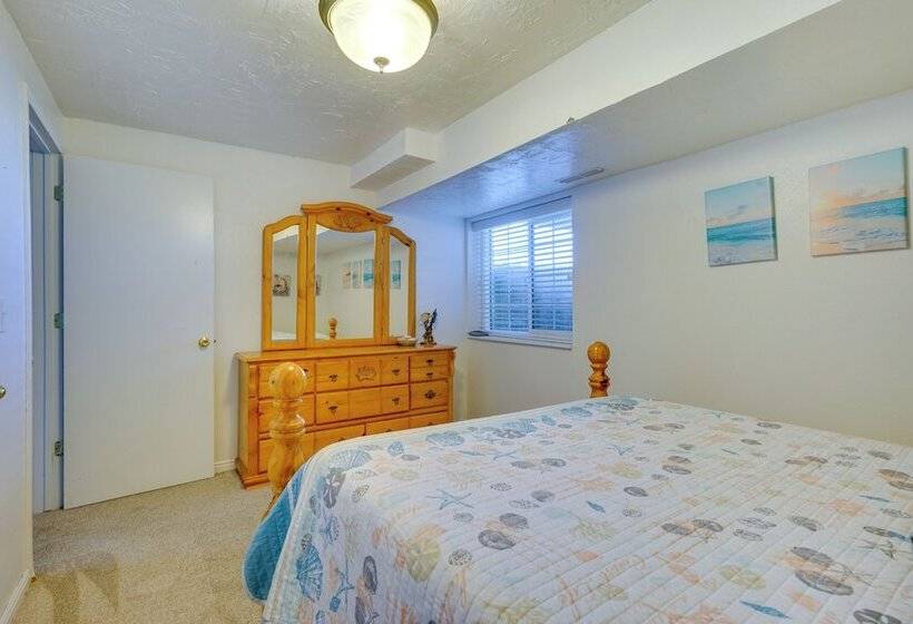 Lakefront Utah Home W/ Private Beach, Dock & Canoe